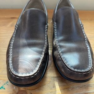 Ecco Leather Loafers in excellent condition.
